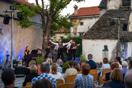 Alenfra_Koncert_Jure-Pockaj__Z6A7726_splet