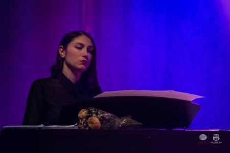 Koncert-Pockaj_2022-03-19_Alenfra__DSC2151_manjse-logo