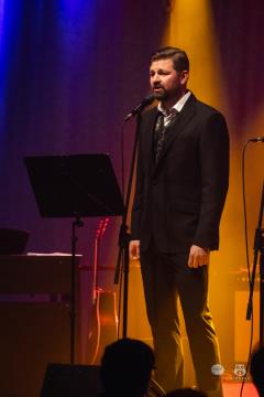 Koncert-Pockaj_2022-03-19_Alenfra__DSC2186_manjse-logo