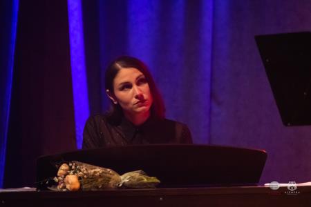 Koncert-Pockaj_2022-03-19_Alenfra__DSC2190_manjse-logo