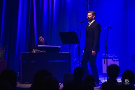 Koncert-Pockaj_2022-03-19_Alenfra__DSC2224_manjse-logo