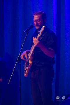 Koncert-Pockaj_2022-03-19_Alenfra__DSC2251_manjse-logo