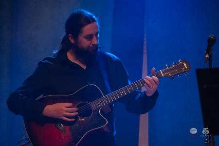 Koncert-Pockaj_2022-03-19_Alenfra__DSC2282_manjse-logo