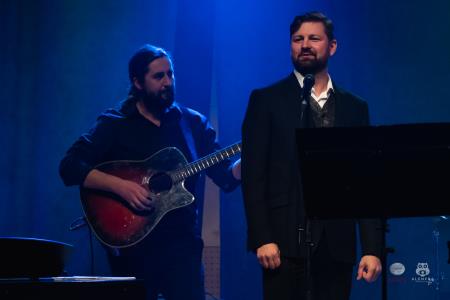 Koncert-Pockaj_2022-03-19_Alenfra__DSC2309_manjse-logo