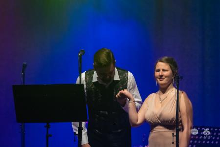 Koncert-Pockaj_2022-03-19_Alenfra__DSC2455_manjse-logo