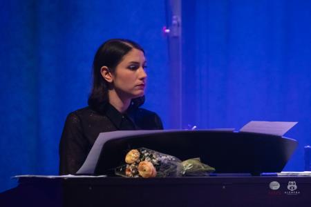 Koncert-Pockaj_2022-03-19_Alenfra__DSC2476_manjse-logo