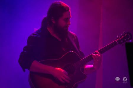 Koncert-Pockaj_2022-03-19_Alenfra__DSC2535_manjse-logo