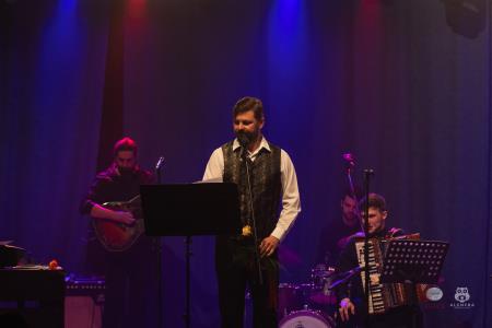 Koncert-Pockaj_2022-03-19_Alenfra__DSC2616_manjse-logo