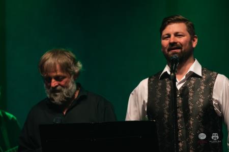 Koncert-Pockaj_2022-03-19_Alenfra__DSC2723_manjse-logo