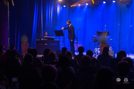 Koncert-Pockaj_2022-03-19_Alenfra__Z6A7672_manjse-logo