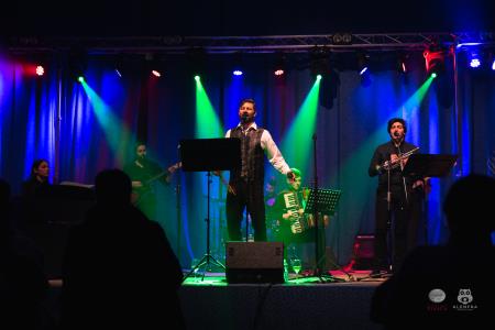 Koncert-Pockaj_2022-03-19_Alenfra__Z6A7851_manjse-logo