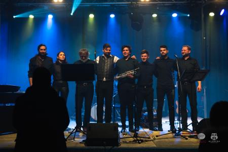 Koncert-Pockaj_2022-03-19_Alenfra__Z6A7900_manjse-logo