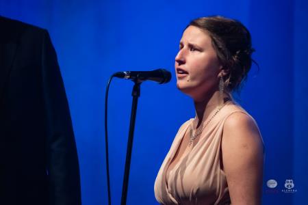 Koncert-Pockaj_2022-03-19_Alenfra__DSC2206_manjse-logo