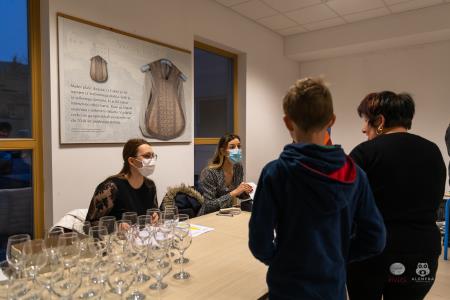 Koncert-Pockaj_2022-03-19_Alenfra__Z6A7573_manjse-logo