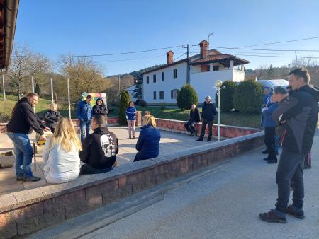 Izobraževanja so se krajani udeležili v velikem številu, foto Suzana Škrlj