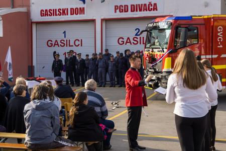 BeGR8-media__5AF2395_vecje