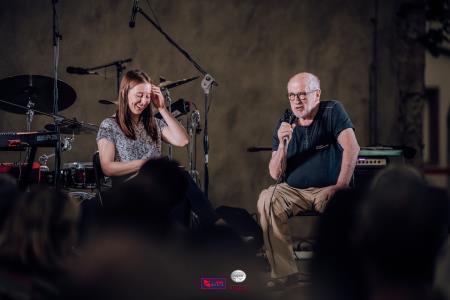 O-Divaca_Poklon-2023_BeGR8-Media__7RV7097_vecje_logo