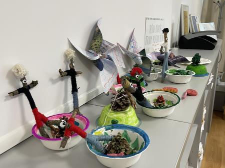 Otroci iz počitniškega varstva na obisku na Občini Divača