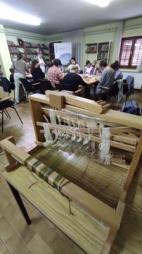 Delavnica ročnega tkanja v KS Senožeče