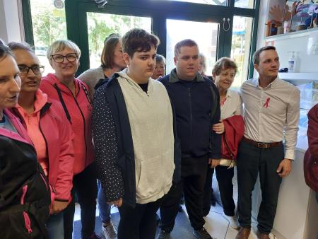 Rožnato drevo in otvoritev razstave "V rožnatem" - Rožnati oktober 2023