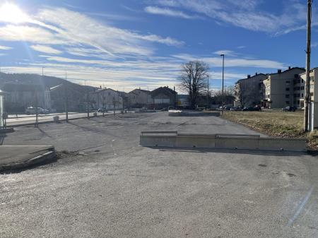 Sanacija Senožeškega potoka in zavarovanje ter ureditev parkirišča