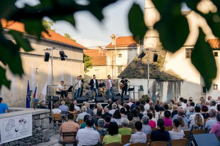 449779560_388579240898878_825154684440801270_n