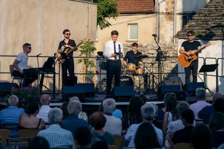 449930256_388579387565530_457361180077097137_n