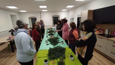 V Pekarni v Senožečah ustvarjali praznične aranžmaje