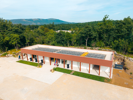 Otvoritev_Divaska-jama_DJI_20250617165948_0548_D_AIR3S_BeGR8-Media_manjse