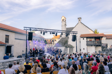 O-Divaca_Seja-koncert__7RV5623_BeGR8-Media_manjse