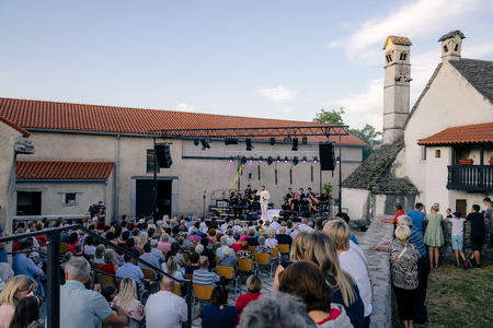 O-Divaca_Seja-koncert__7RV5673_BeGR8-Media_manjse