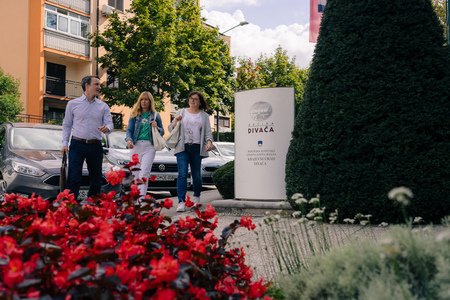 ETM-2025__7RV8410_BeGR8-Media_manjse