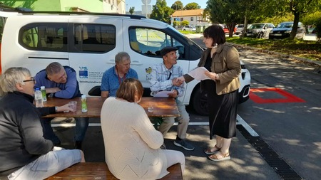 6aa3ed29-55c8-46ee-b81a-d151f1bb5b5c