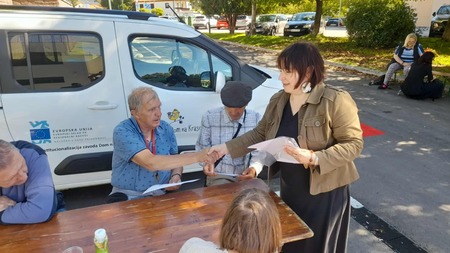 9bd02244-e4d3-4d50-a57c-16b31dd15b13