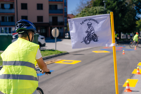 ETM_2025-09-18__7RV9083_BeGR8-Media_Manjse