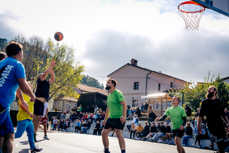 ETM-2025-09-27__7RV2574_BeGR8-Media_Manjse