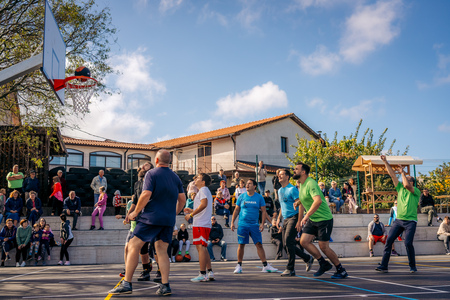 ETM-2025-09-27__7RV2595_BeGR8-Media_Manjse