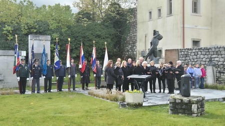 0fbd104e-60bd-4840-aa7c-cc7bb8a33941