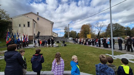 54cd3036-0f45-409f-bc7a-6f241b8bf316