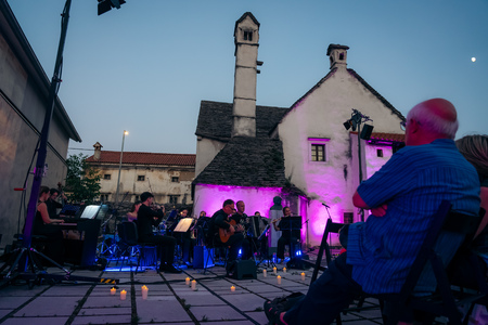 O-Divaca_Koncert__7RV5944_Foto-BeGR8-Media_Manjse