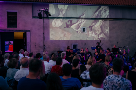 O-Divaca_Koncert__7RV5948_Foto-BeGR8-Media_Manjse